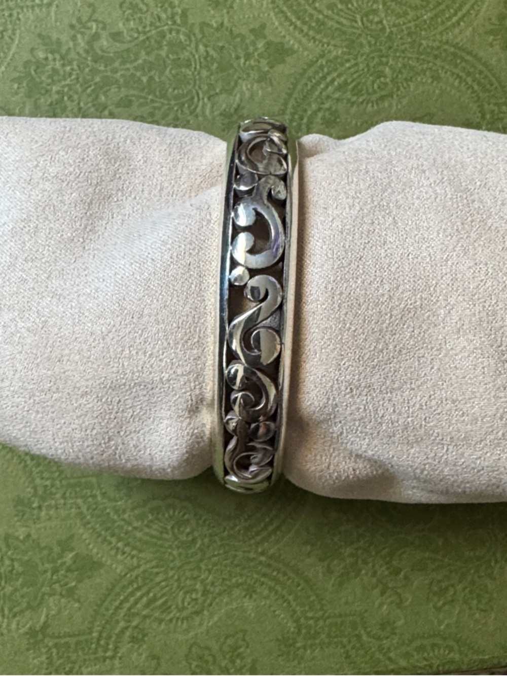 Contempo Medium Hinged Bangle